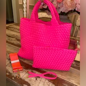 AHDORNED PINK NEOPRENE LILY TOTE! BRAND NEW!!!!! 💫Price is low & firm💫
